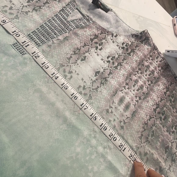 Style & Co. Blouse Women Split V-Neck Kaftan Sleeve Gems Flowy - Picture 9 of 10